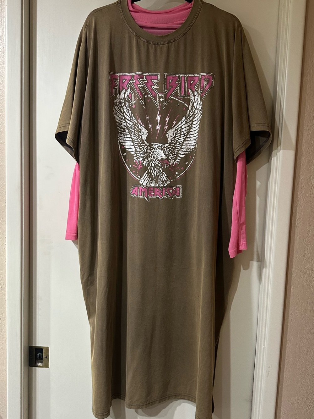 Relaxed fit brown Maxi tee shirt Dress with Pink Free Bird Graphic